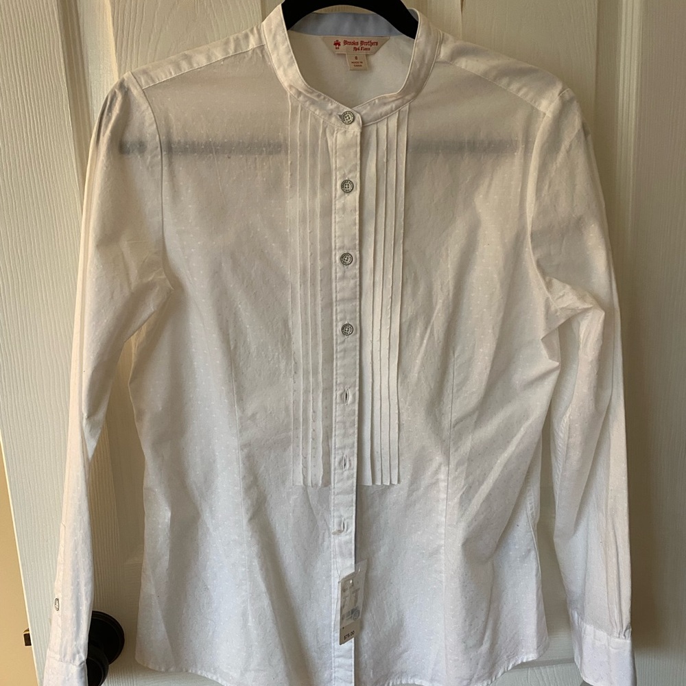 NWT Women’s Brooks Brother’s Red Fleece Size 8 white Tuxedo Shirt